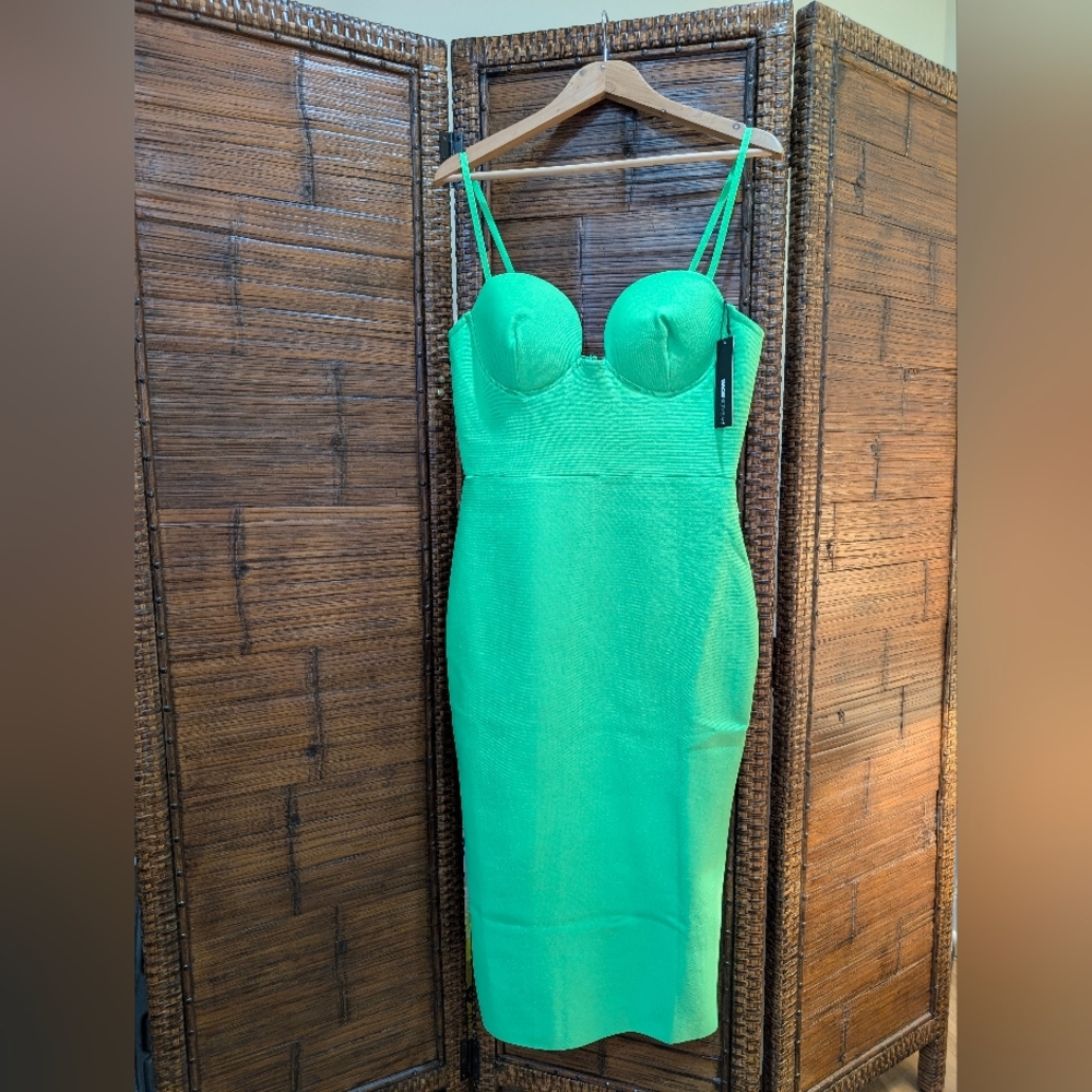 Fashion Nova Vibrant Green Midi Dress